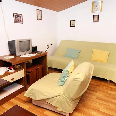 Veli Iz, Iz - 6253 Apartamento Mali Iž