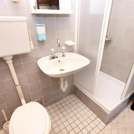 Apartamento Veli Iz, Iz - 6253 Mali Iž