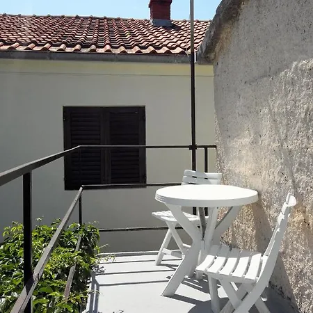 Veli Iz, Iz - 6253 Apartamento Mali Iž